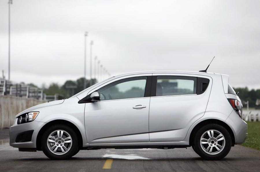  Chevrolet Sonic 2012 года  (фото 6 из 66)